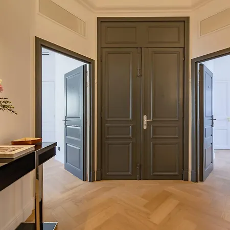 La Guitare 23 - Large Modern With Balcony In Center Of Cannes, Just Behind Grand *