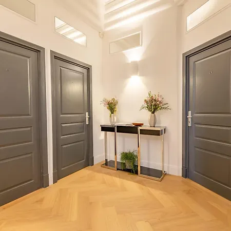 Apartamento La Guitare 23 - Large Modern With Balcony In Center Of Cannes, Just Behind Grand Cannes